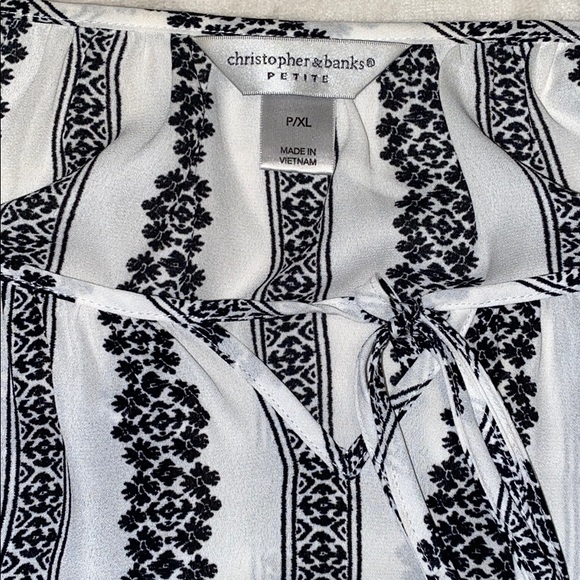 Christopher & Banks flowy top - Picture 4 of 6